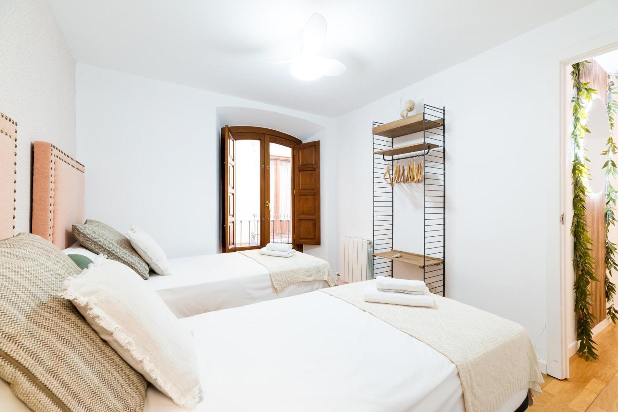 Moderno Apartamento En Granada Centro מראה חיצוני תמונה