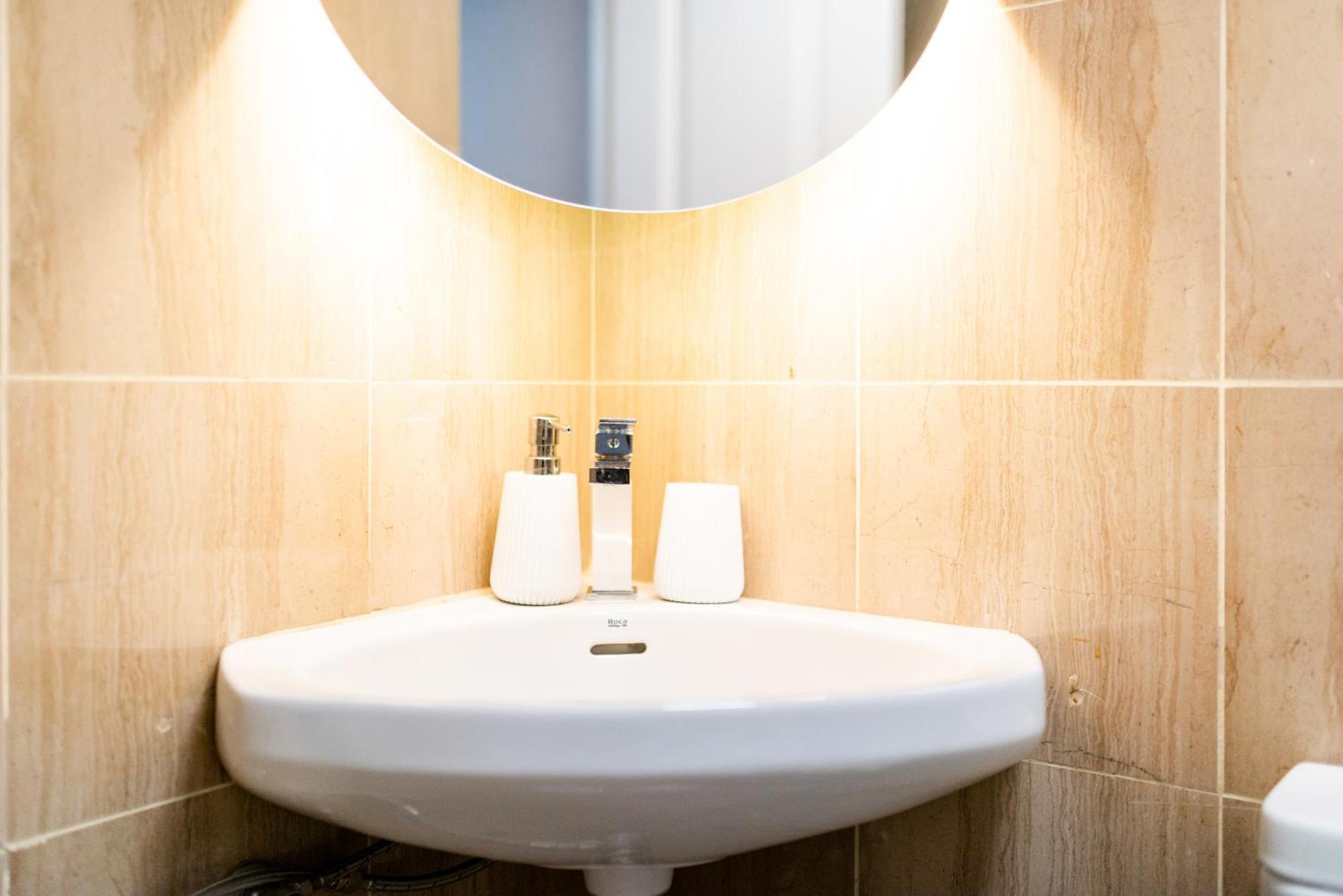 Moderno Apartamento En Granada Centro מראה חיצוני תמונה