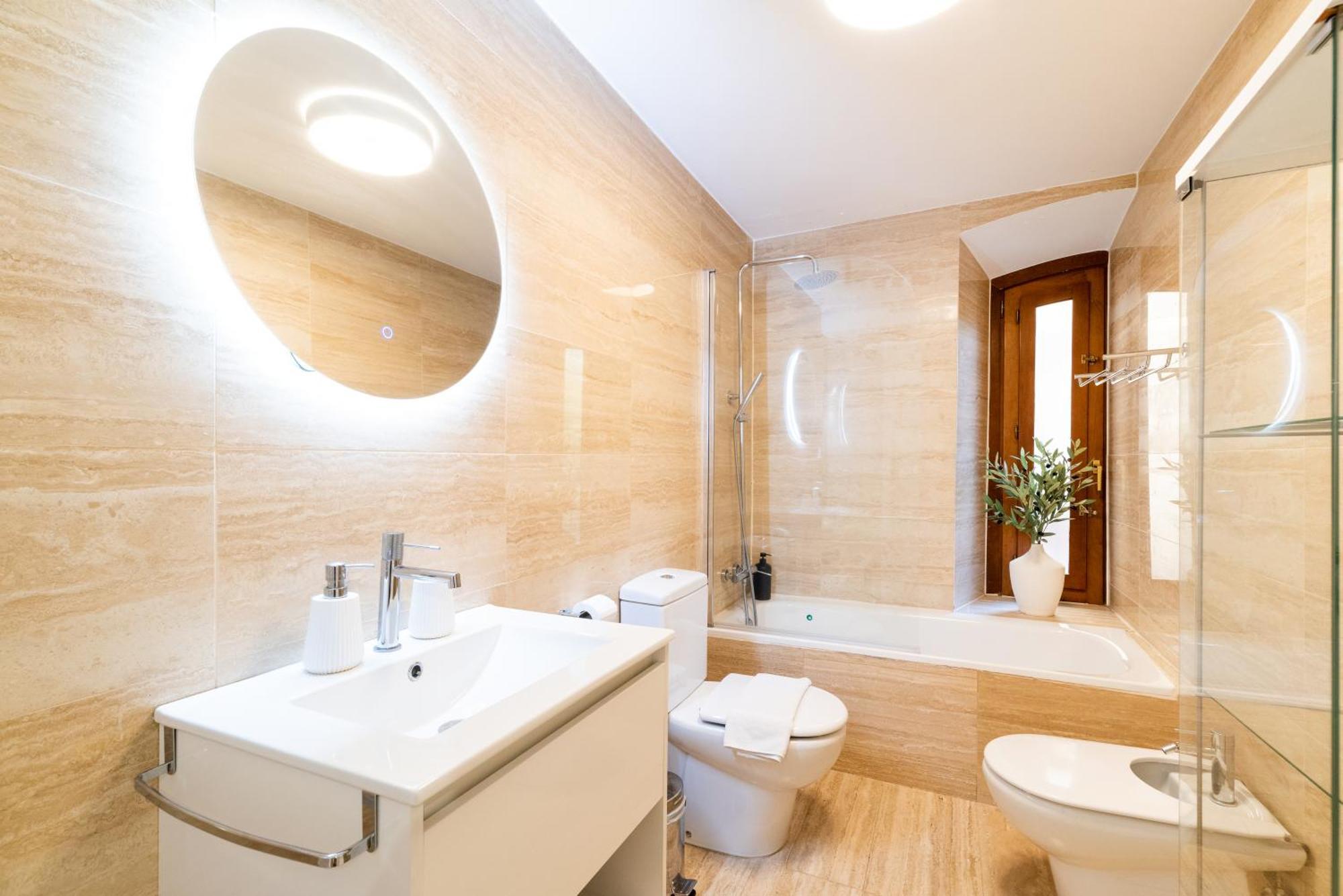 Moderno Apartamento En Granada Centro מראה חיצוני תמונה