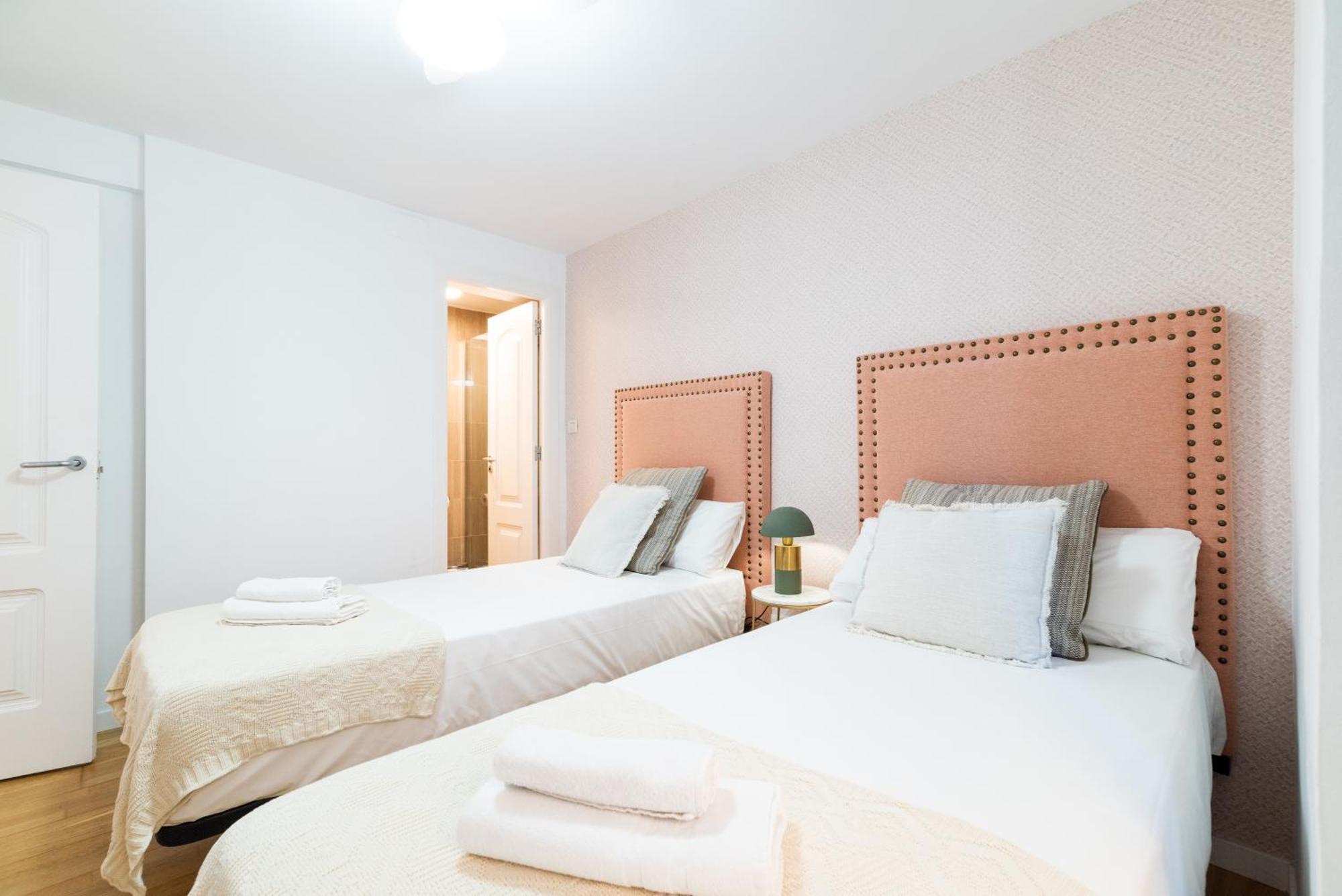 Moderno Apartamento En Granada Centro מראה חיצוני תמונה