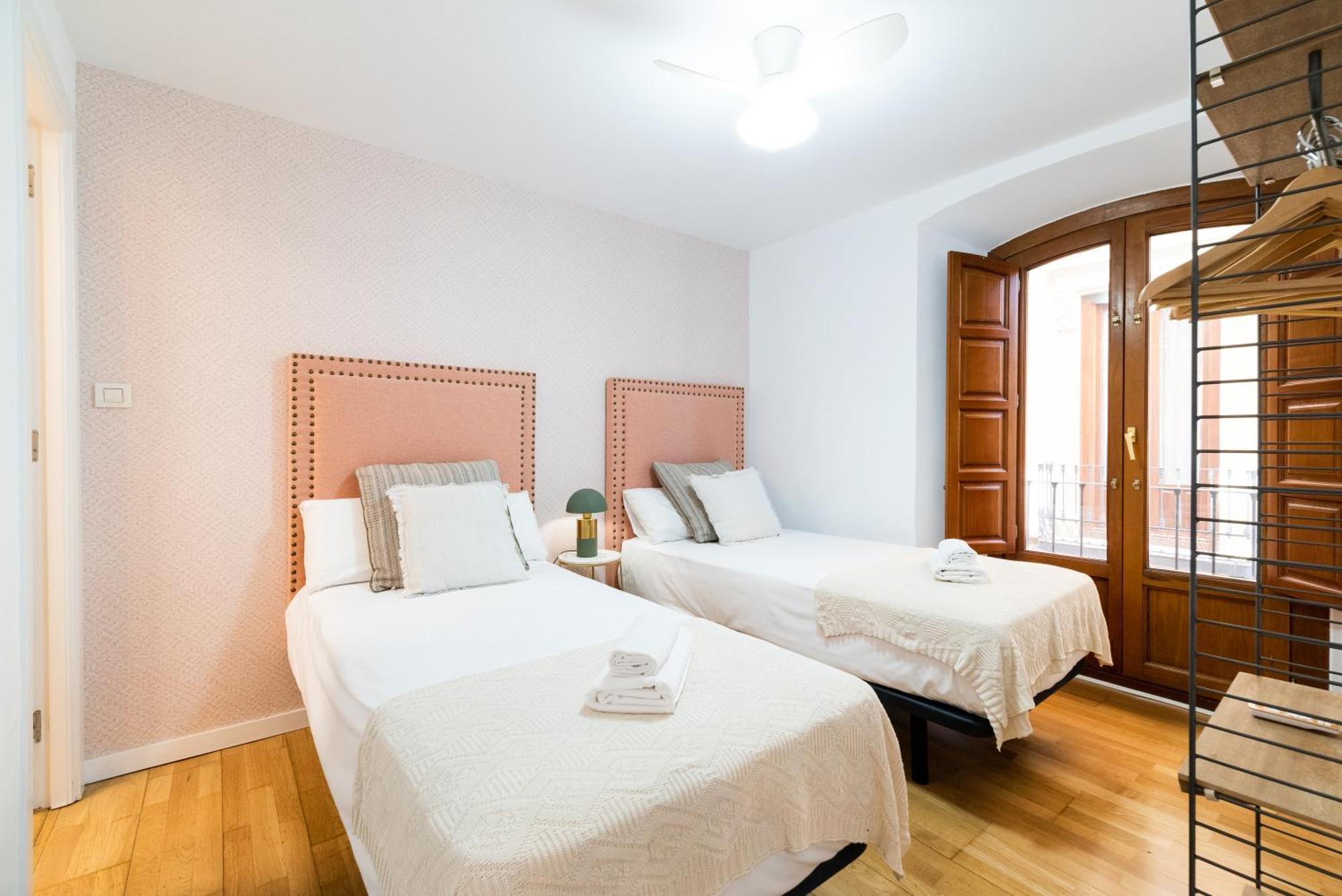 Moderno Apartamento En Granada Centro מראה חיצוני תמונה