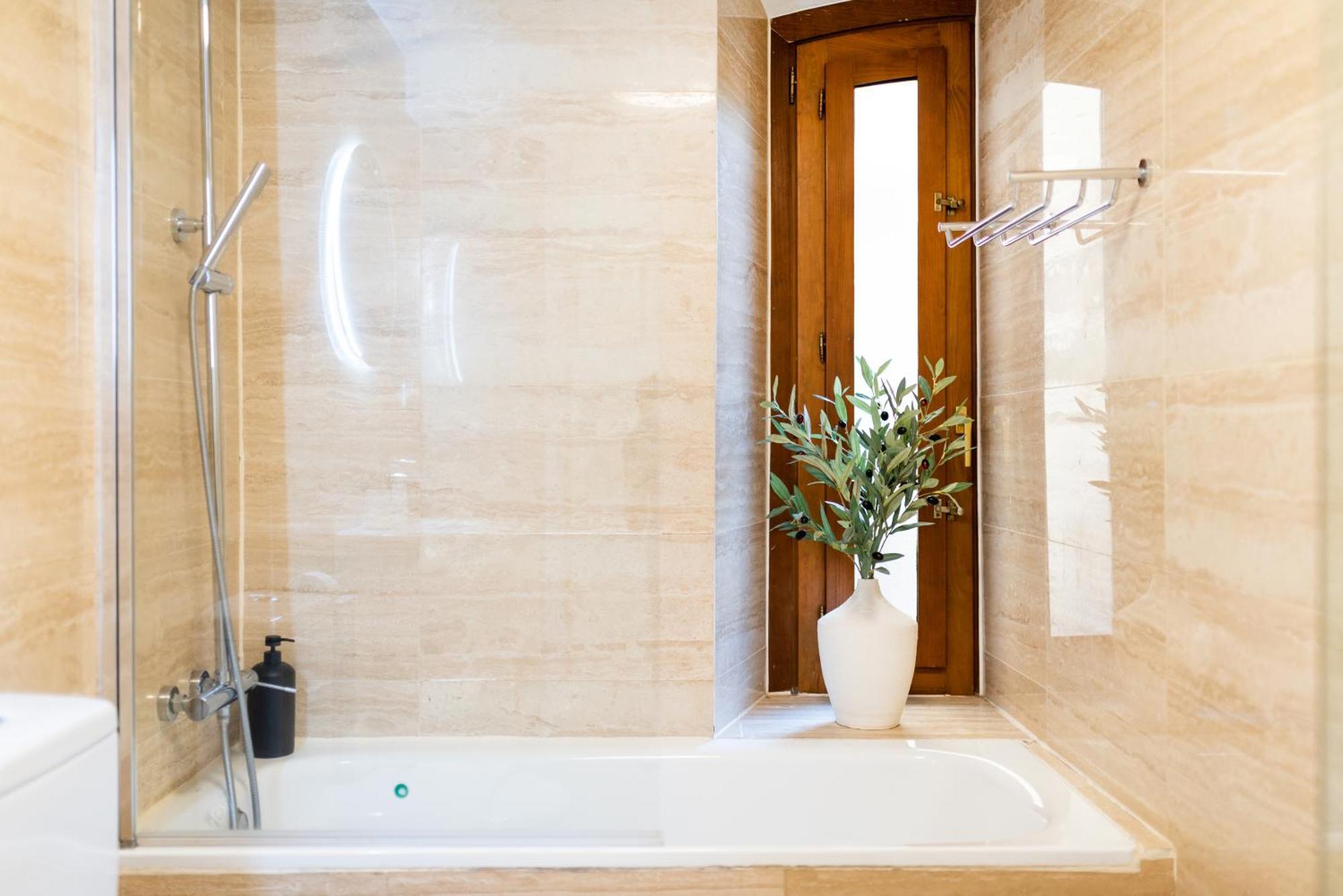 Moderno Apartamento En Granada Centro מראה חיצוני תמונה